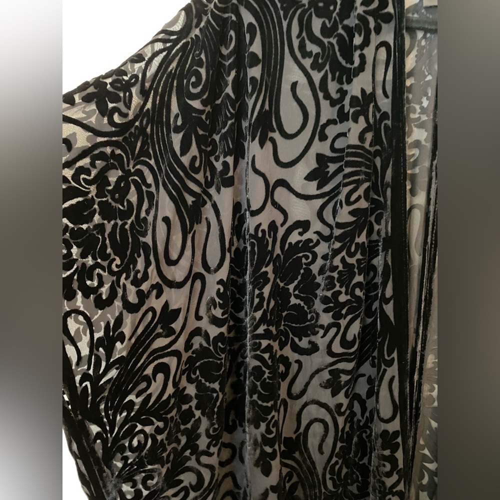 Pat Dahnke Velvet Burnout Fringe Wrap Black - Picture 5 of 13